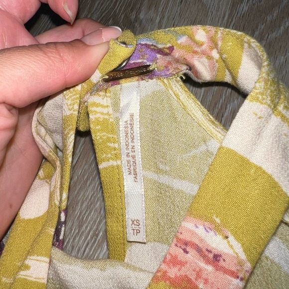 Free People Oversized Floral Shirt Size X Small - Picture 3 of 8